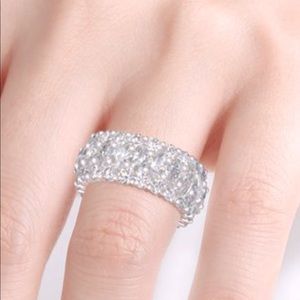 CLASSIC OVAL AND ROUND CUT STERLING SILVER ETERNITY RING 10